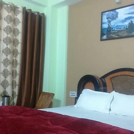 Hotel Mansarovar Banjār Exterior foto