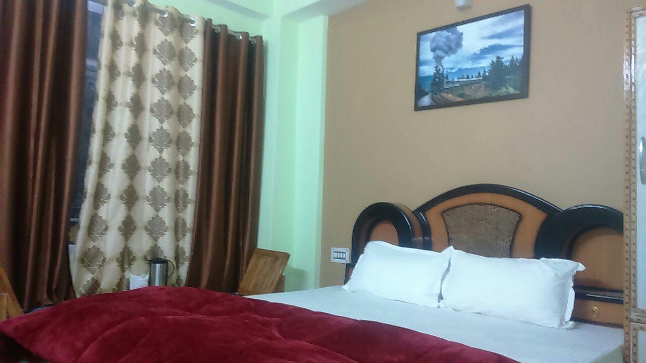 Hotel Mansarovar Banjār Exterior foto